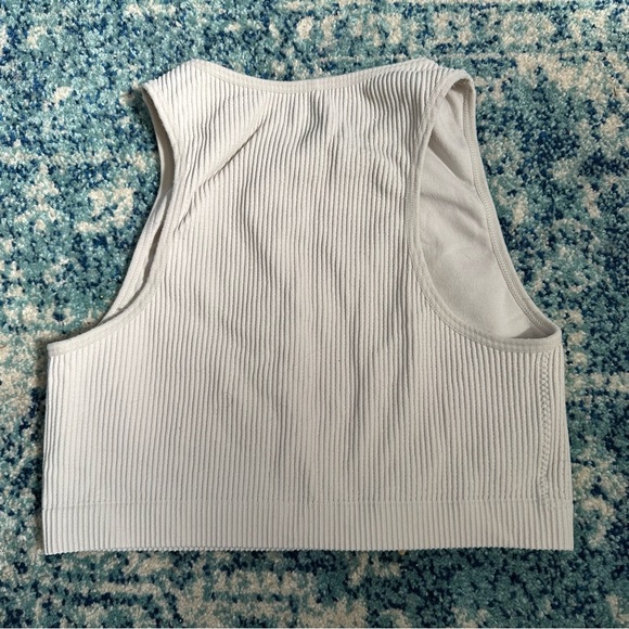 GARAGE | Seamless High Neck Tank Top - Picture 2 of 8